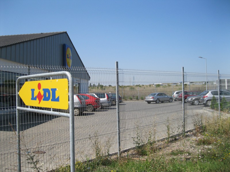  Магазин LIDL-Люлин ограден с оградна система "Nylofor 3D" Hot Dip GA BETAFENCE