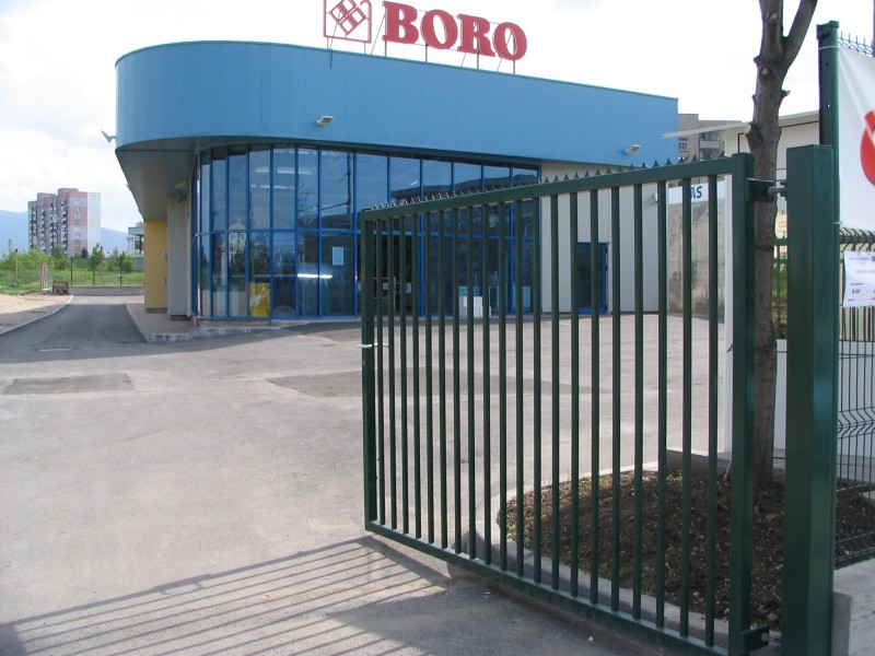 Магазин "БОРО", Люлин, ограден с оградна система "Nylofor 3-М", BETAFENCE