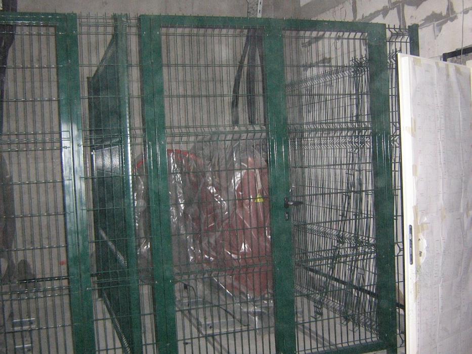 Вътрешно преграждане на сервизни мощения в "Токуда болница" Вътрешно преграждане на сервизни мощения в "Токуда болница"