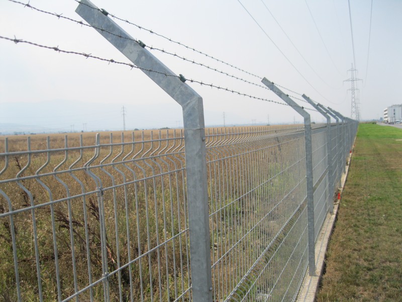 LIDL-Равно Поле ограден със система "Nylofor 3D" Hot Dip GA, BETAFENCE LIDL-Равно Поле ограден със система "Nylofor 3D" Hot Dip GA, BETAFENCE
