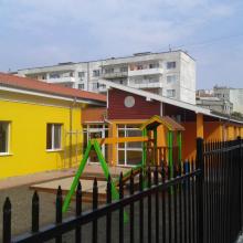 Ограждане на детска градина с оградна система XCEL