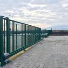 Завод за автомобилни климатици ограден с оградна система "Nylofor 2D", BETAFENCE