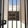 Електрически брави за радиално отваряеми врати